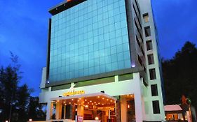Holiday Vista Thekkady A Premium Hotel Near Periyar Wild Life Sanctuary With Sky View Pool